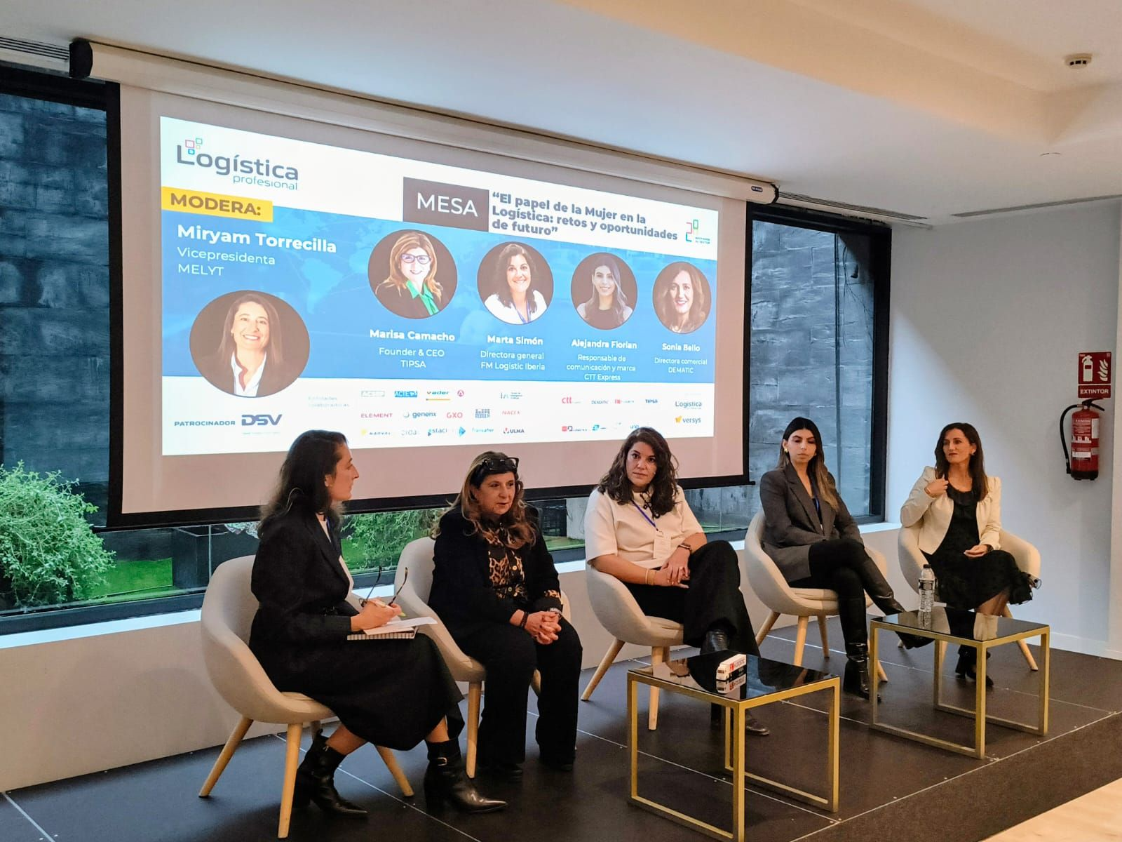 El papel transformador de la mujer en la logística: liderazgo, diversidad e innovación en 2025